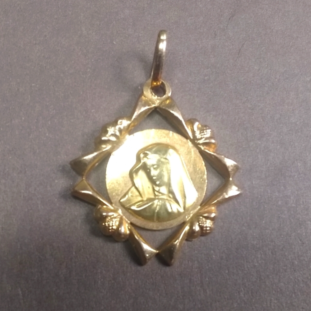 18kt Solid Gold Ornate Virgin Mary Medal, Italy Vintage